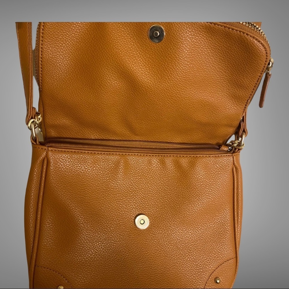 Guess Purse - Picture 4 of 9